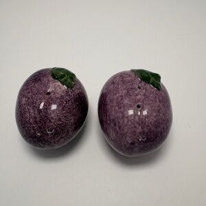 Vintage Ceramic Plum Salt & Pepper Shaker Set Purple Fruit Kitchen Kitsch 80s